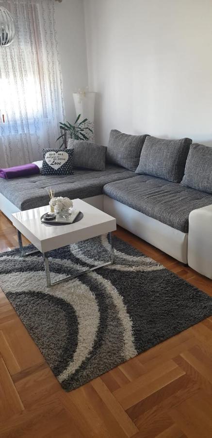 Apartman Aura Zagabria Esterno foto