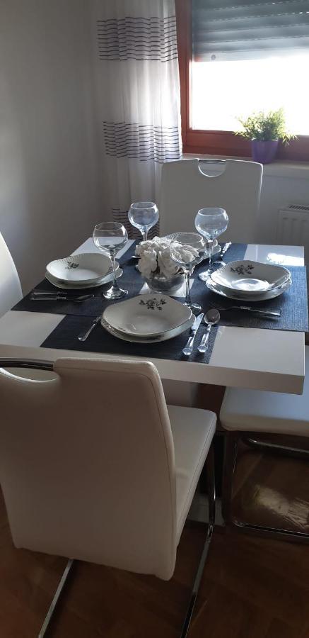Apartman Aura Zagabria Esterno foto